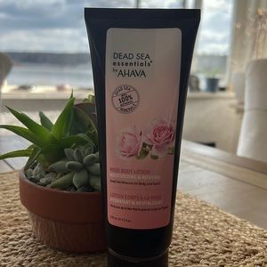 Rose body lotion